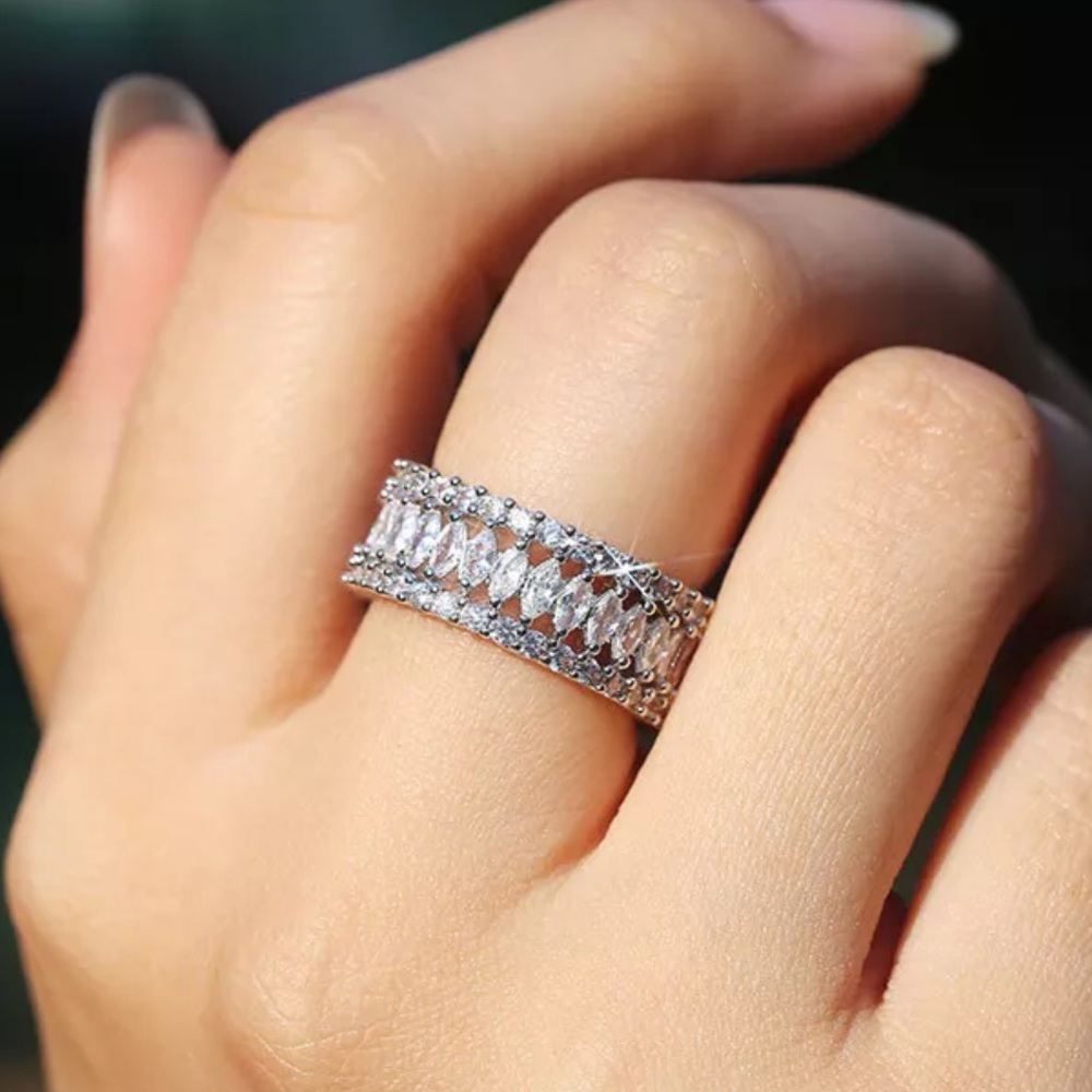 *NEW*Luxury Engagement Diamond Wedding Ring